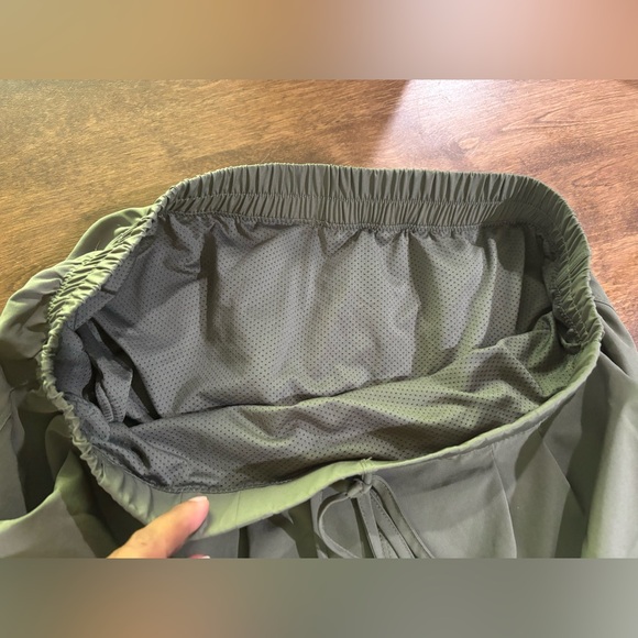 Zyia shorts - Picture 6 of 6